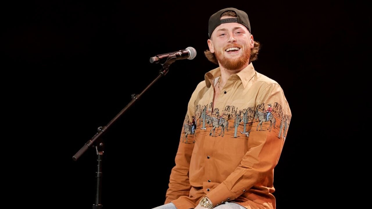 Bailey Zimmerman Hits No. 1 For The First Time On An Unlikely Billboard Chart