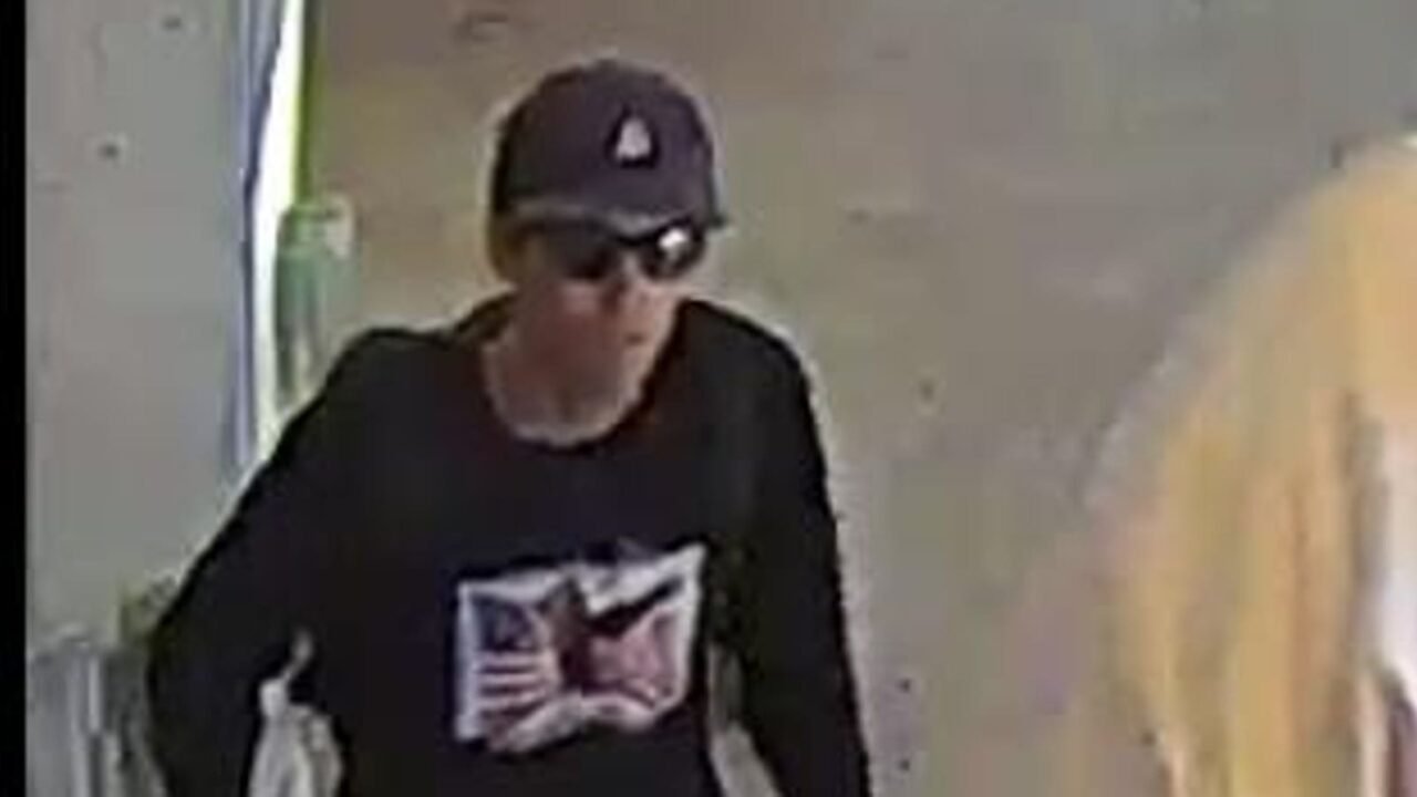 New Video Of Suspected Gunman Released (Live)
