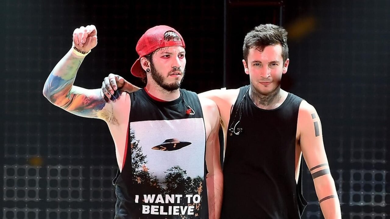 Twenty One Pilots Score An Instant Bestseller With New Full-Length
