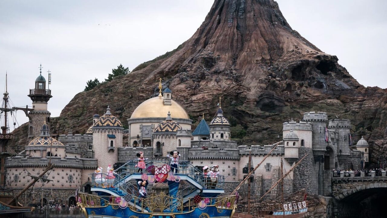10 Things I Wish I Knew When I Visited Disneyland In Tokyo