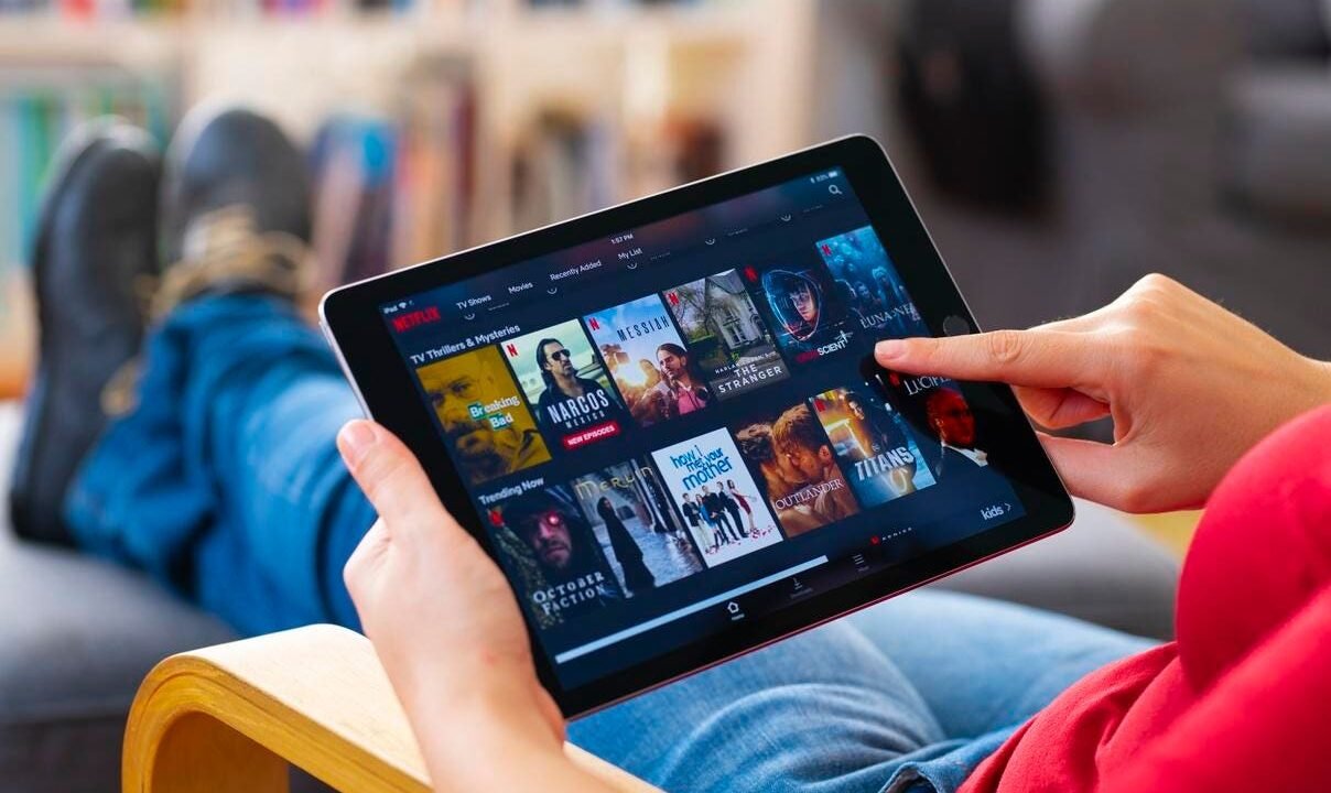 The One Thing Netflix, Zappos And Salesforce Do To Get Customers To Love Them