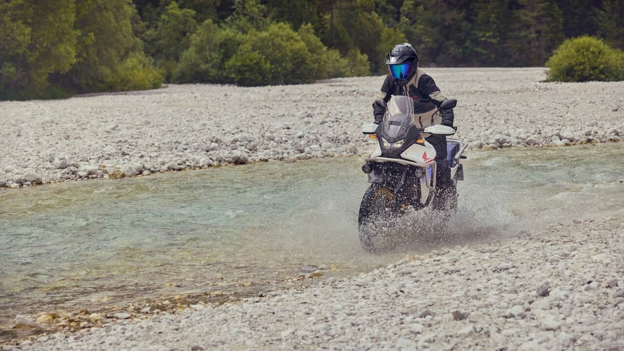 10 Japanese Bikes That Redefine Versatility