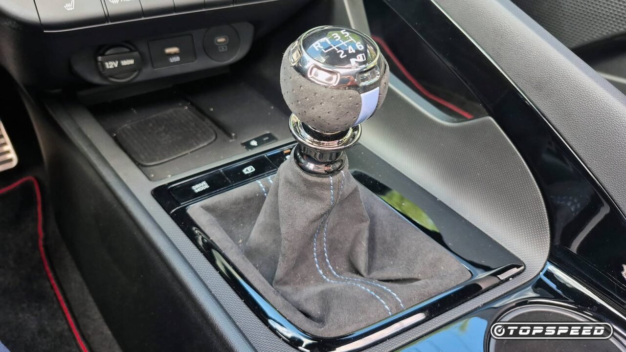 5 Reasons Driving a Manual Transmission Made Me a Better Driver