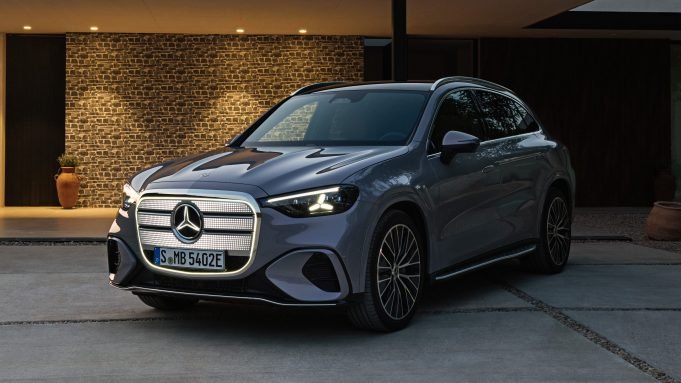 The All-Electric 2027 Mercedes-Benz GLC Has an Huge New ‘Hyperscreen’