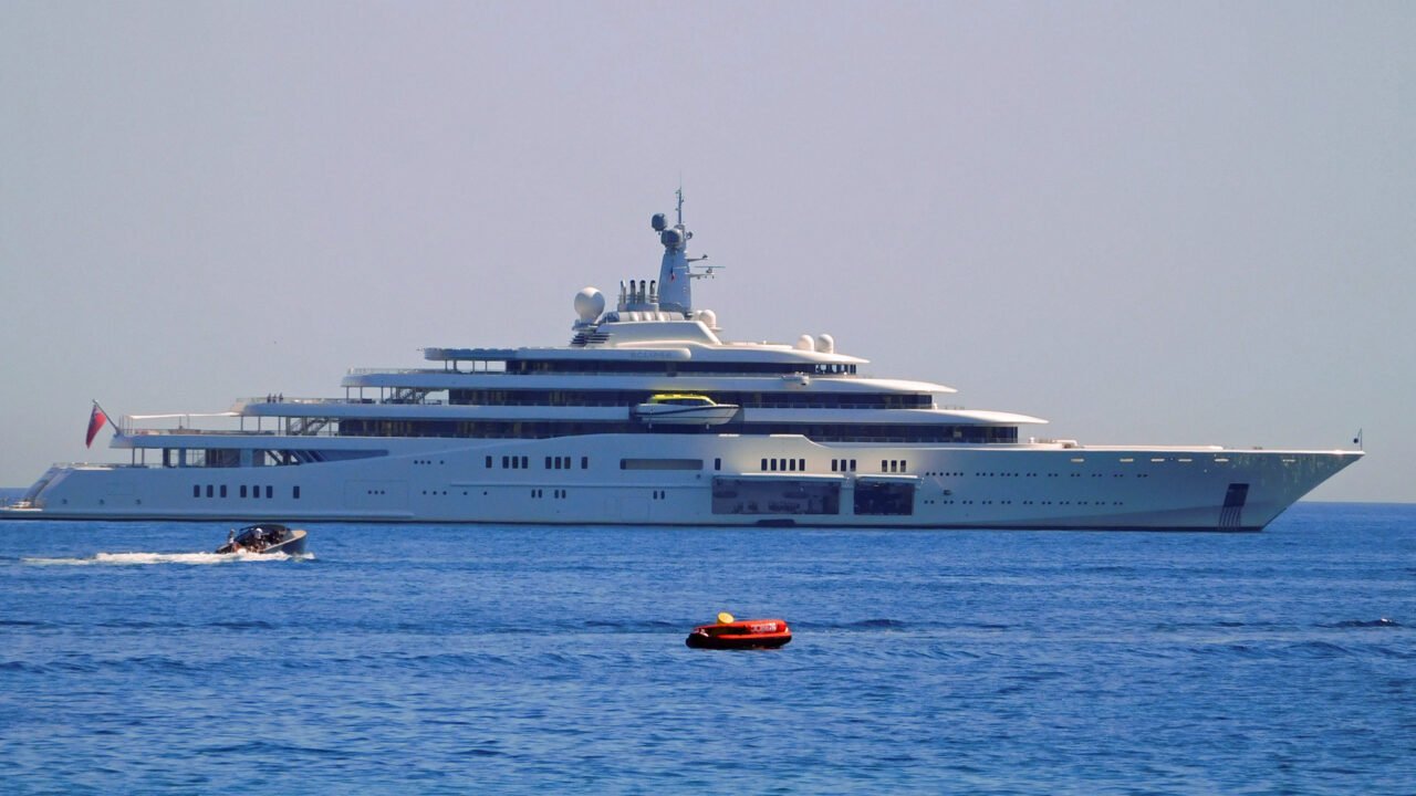 Roman Abramovich’s Former Yacht Managers Face Trial for Unpaid Taxes