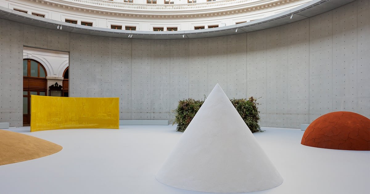 The Importance of Minimalism in a Maximalist World
