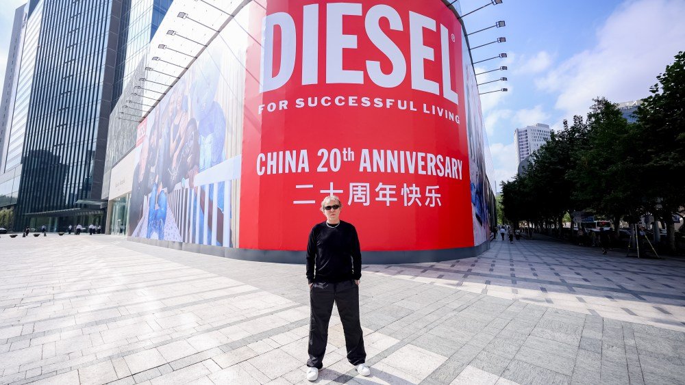 Renzo Russo Fêtes 20 Years In China, Inaugrates New APAC Headquarters
