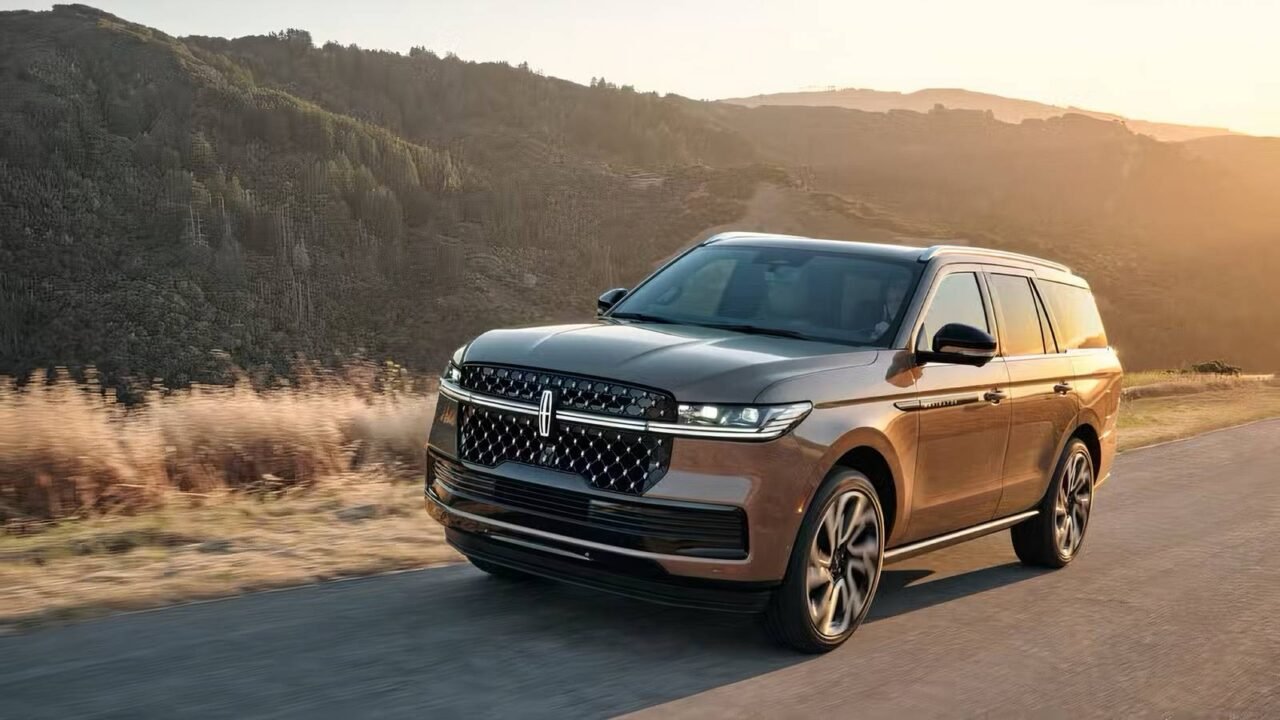 How Much A Fully Loaded Lincoln Navigator Costs In 2025