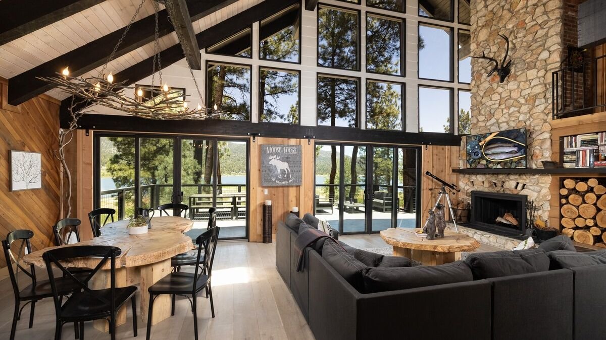 25 Best Lake House Airbnbs for a Lazy Summer on the Water