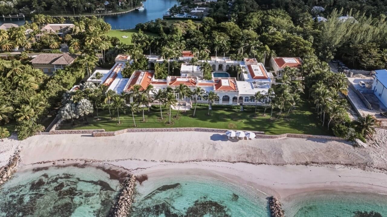 Inside Sans Souci, Lyford Cay