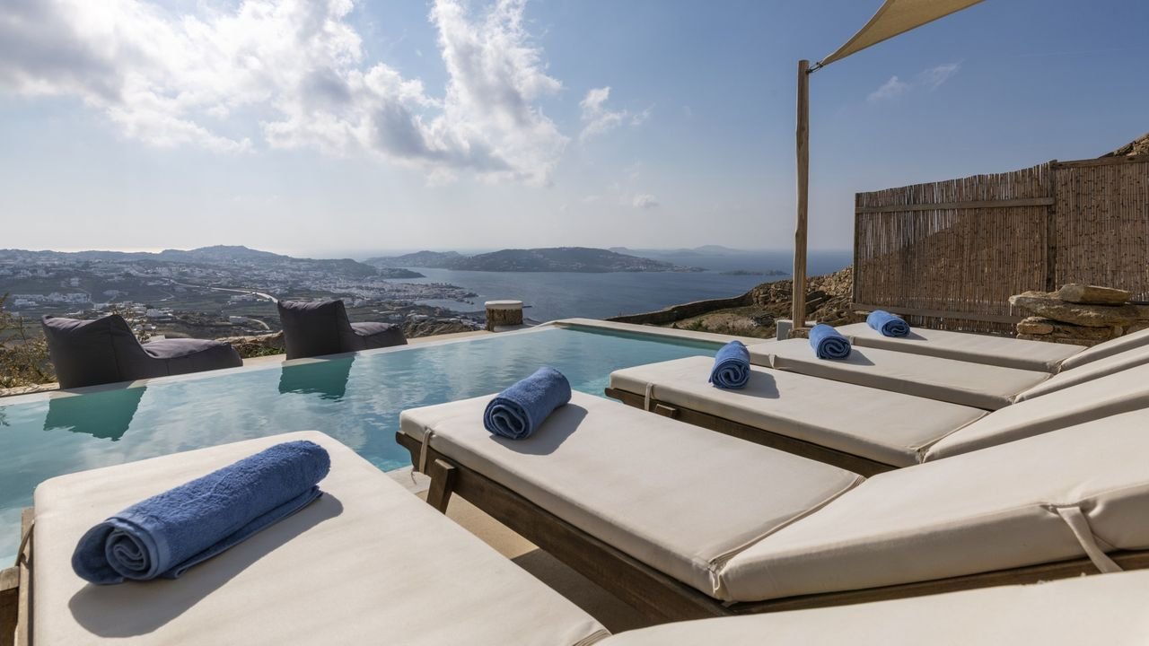 41 Gorgeous Beach House Rentals Around the World